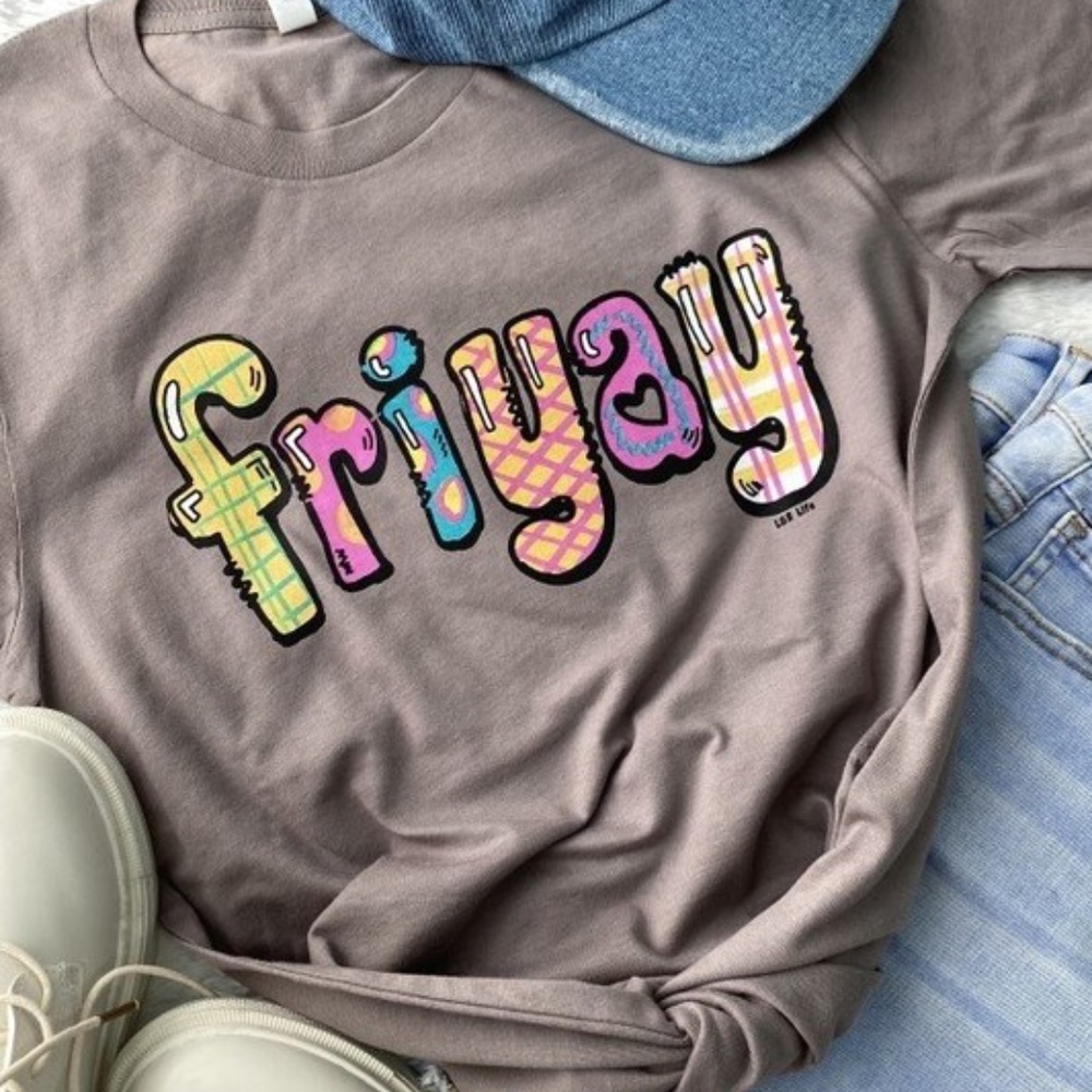 Graphic FRIYAY tee in Mocha Latte - Picture 1 of 1
